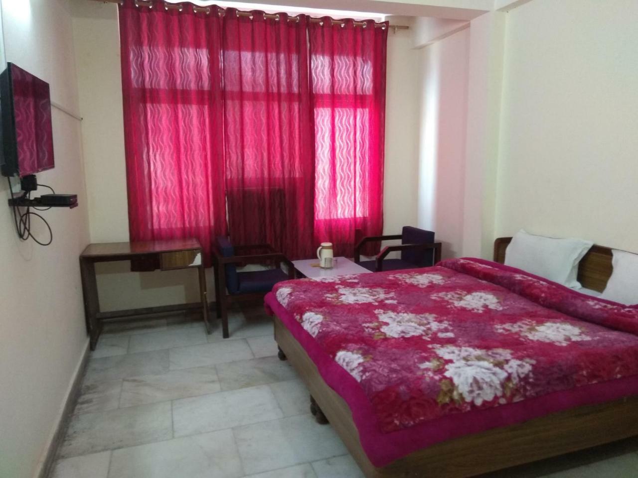 ホテル Raj Laxmi Bhawan リシケーシュ エクステリア 写真