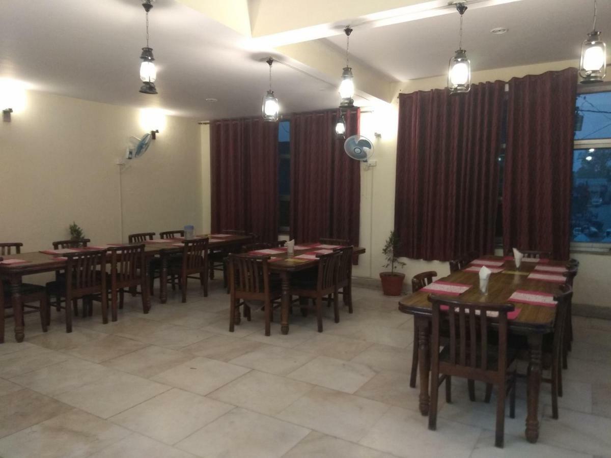 ホテル Raj Laxmi Bhawan リシケーシュ エクステリア 写真